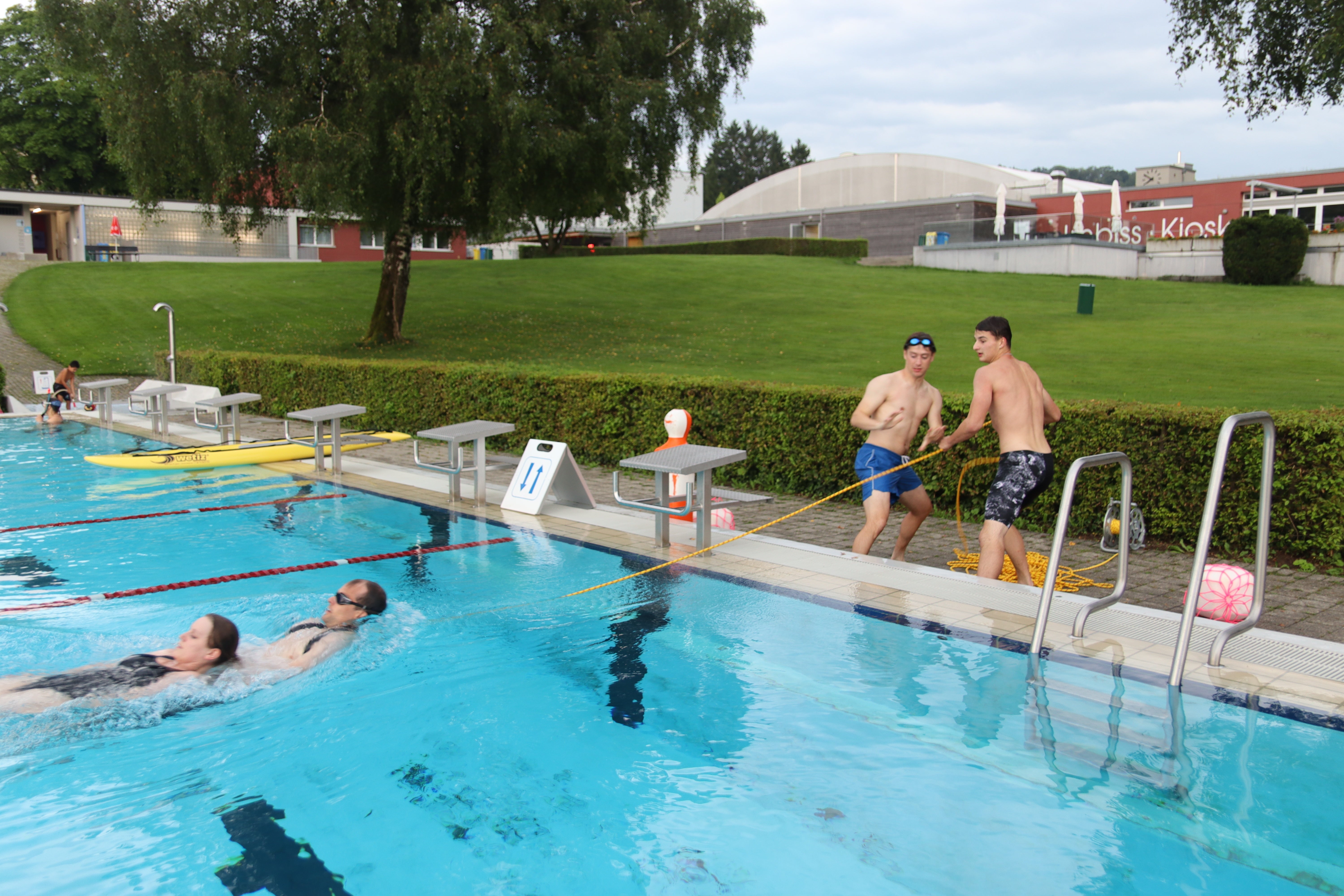 Rettungsschwimmer Im Limmattal