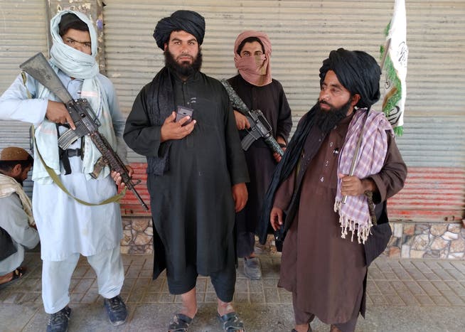Taliban-Kämpfer bei der Eroberung der Stadt Farah.