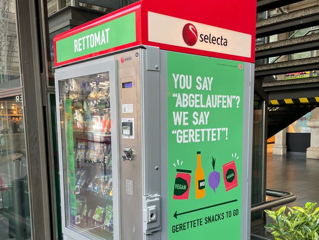 Am Frankfurter Hauptbahnhof steht neuerdings ein Selecta-Automat namens Rettomat. 