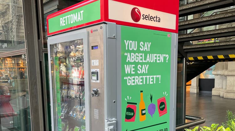 Am Frankfurter Hauptbahnhof steht neuerdings ein Selecta-Automat namens Rettomat. (zvg)