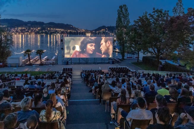 Am 12. August wurde im Open-Air-Kino Luzern direkt am See beim Alpenquai der Film «Generation Beziehungsunfähig» gezeigt.