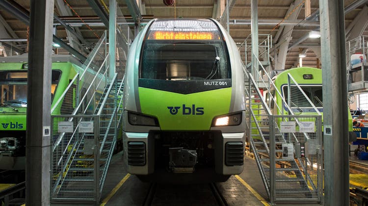 Machte in den letzten zwei Jahren wegen zu Unrecht bezogenen Subventionen Schlagzeilen: Das bernischen Bahnunternehmen BLS. (Keystone)