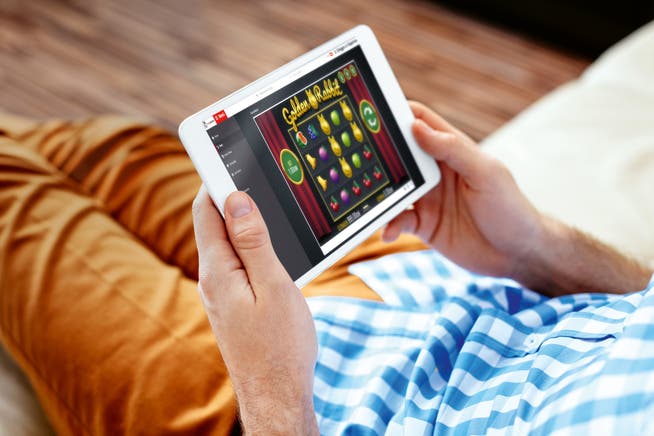 Online-Glücksspiele sind beliebt. Nun können auch die Casinos Basel und Montreux welche anbieten. (Symbolbild)