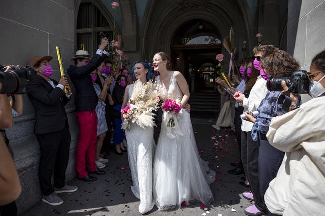 Knapp 70 Prozent sagen Ja: Die «Ehe für alle» stösst laut aktuellen Umfragen auf viel Zustimmung.