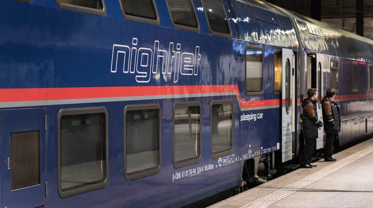 Der Nightjet von Zürich via Basel nach Amsterdam legte in Aarau einen ausserordentlichen Halt ein. (Christian Beutler / KEYSTONE)