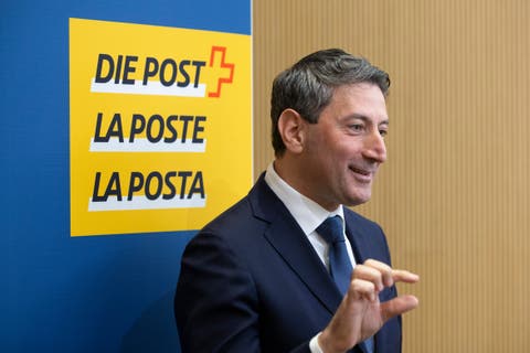 Post-Chef Roberto Cirillo gibt Drittpartnern Flächen ab in seinen Post-Filialen.