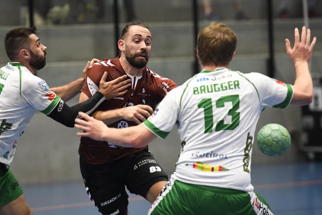 Justin Larouche und Handball Endingen behielten gegen die Südtiroler vom SSV Brixen knapp die Oberhand.