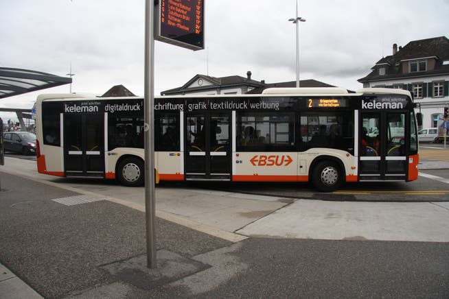 Ein Bus der BSU am Hauptbahnhof Solothurn.