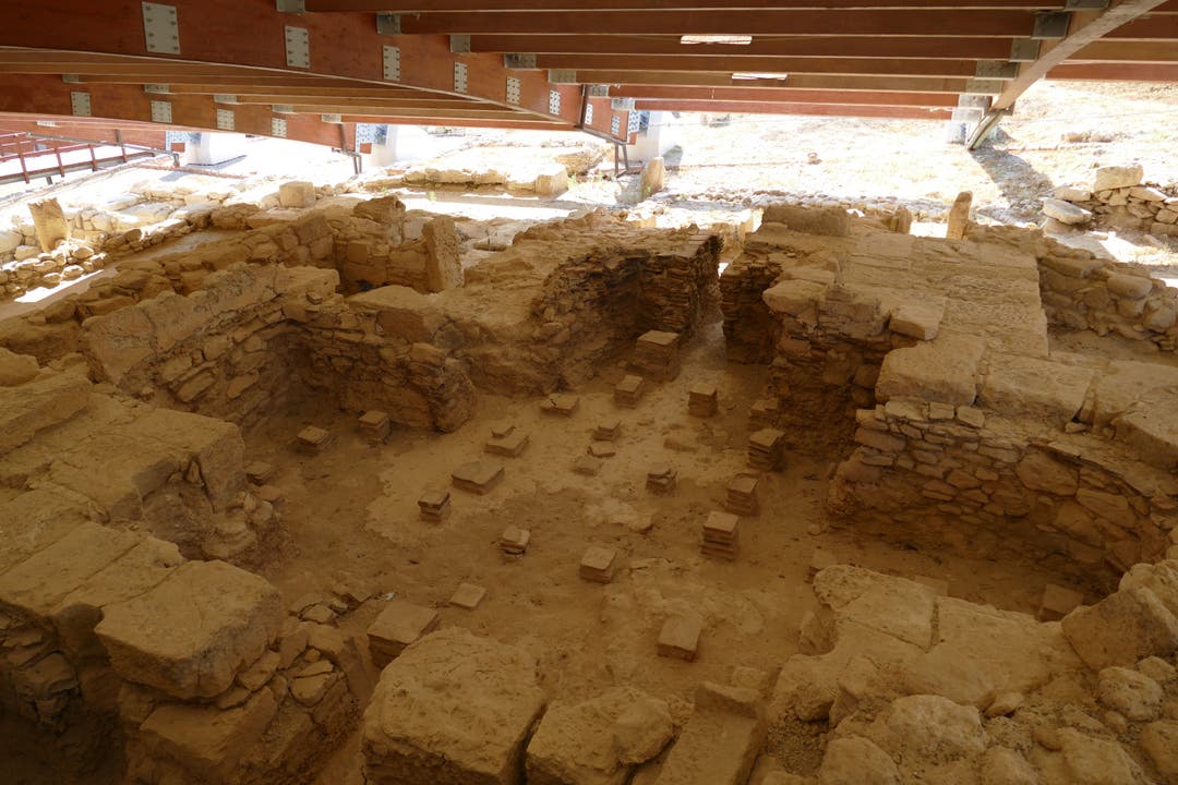 Besichtigung der Ausgrabungen des eisenzeitlichen Stadtkönigreichs Kourion. Hier: Das Heizsystem.