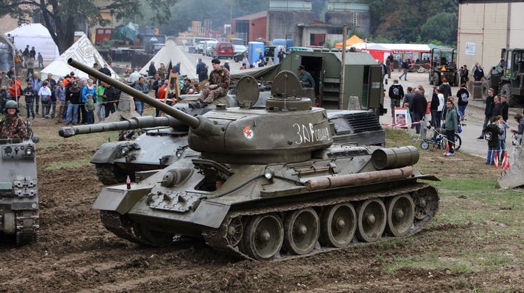 Auf dem Gelände des Militärmuseums werden Panzer der Schweizer Armee und ausländischer Armeen aus der Zeit des Zweiten Weltkrieges und des Kalten Krieges vorgestellt. (zvg)