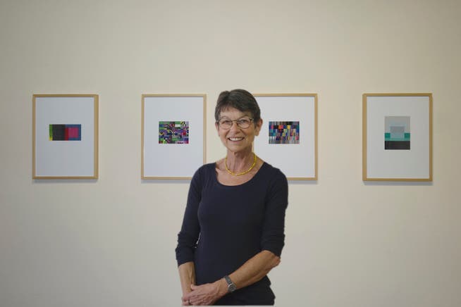 Marianne Guhl in ihrer Ausstellung.
