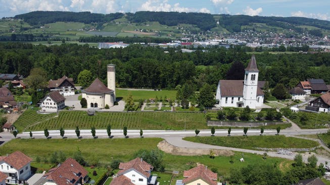 Der Kirchenhügel in Bussnang ist ein möglicher Standort der früheren Burg der Freiherren von Bussnang.