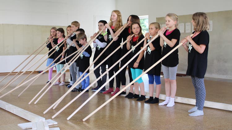 Der Theatertag kann kommen: Die Theateria probt das Stück «fogelvrei» mit 13 Kindern