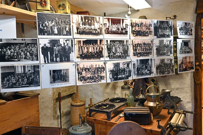 Im Dorfmuseum hängen ältere – und bald auch neuere – Fotos.