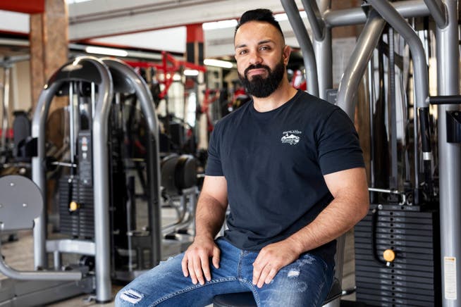 Celal Karakay, Inhaber des «American Gym» in Anglikon bei Wohlen, macht sich Sorgen wegen Mehrkosten und Einbussen.