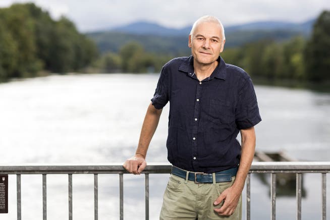 Peter Wehrli, Stadtratskandidat Aarau, fotgrafiert beim ENIWA-Kraftwerk in Aarau, am 26. August 2021.