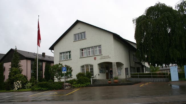 Vier parteilose Kandidatinnen und Kandidaten und sieben Parteimitglieder kämpfen um einen Sitz im Gemeinderat Birmensdorf.