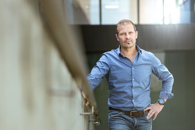 Sportpsychologe Jörg Wetzel – er ist bei den Olympischen Spielen in Tokio für das mentale Wohlbefinden der Schweizer Sportler verantwortlich. Aufgenommen am 28. Juni 2021 in der Telli in Aarau.