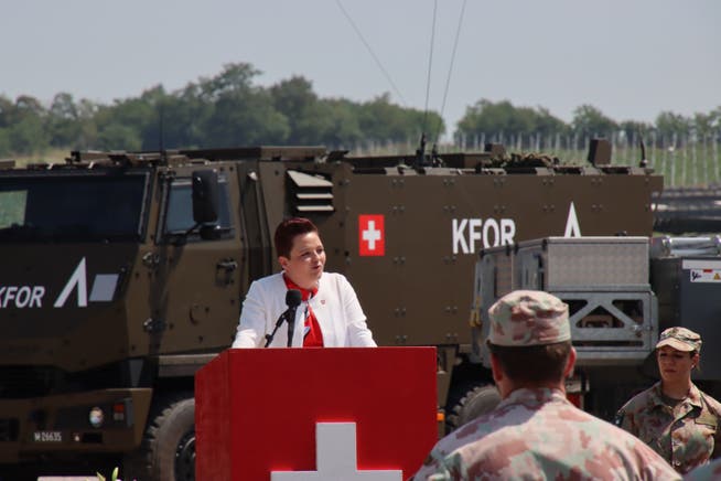 SVP-Nationalrätin Stefanie Heimgartner sprach am 1. August zu den Swisscoy-Truppen im Kosovo.