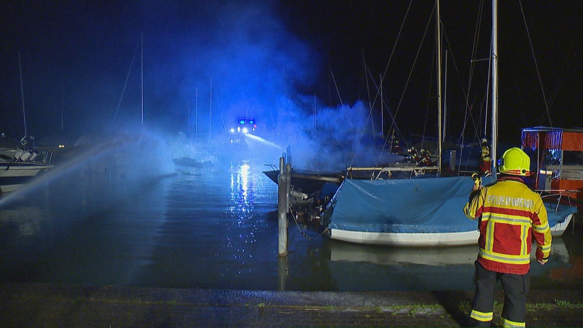 Lachen: Brand In Hafen Zerstört Mehrere Schiffe