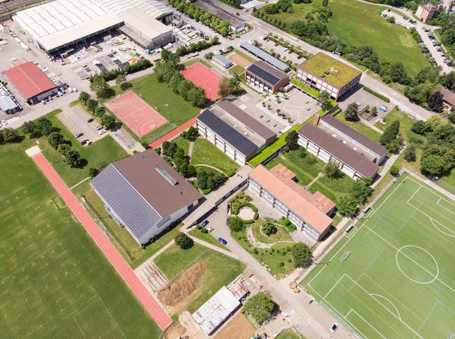 Der Standort Frick – im Bild oben – hatte auch deshalb einen schweren Stand, weil hier aktuell ein Unternehmen wirtschaftet und dieses zuerst hätte zügeln müssen.