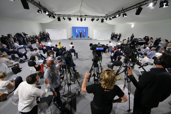 Weltweit im Fokus: Wladimir Putin tritt zum Treffen mit Joe Biden in Genf vor die Medien.