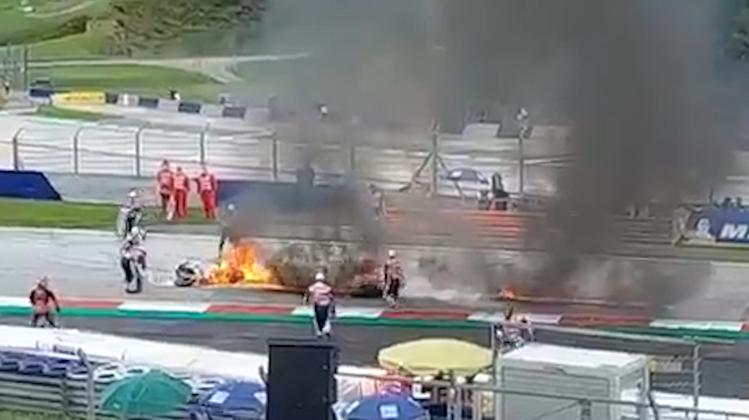 Feuer-Crash am MotoGP von Spielberg: Zwei Töffs in Flammen