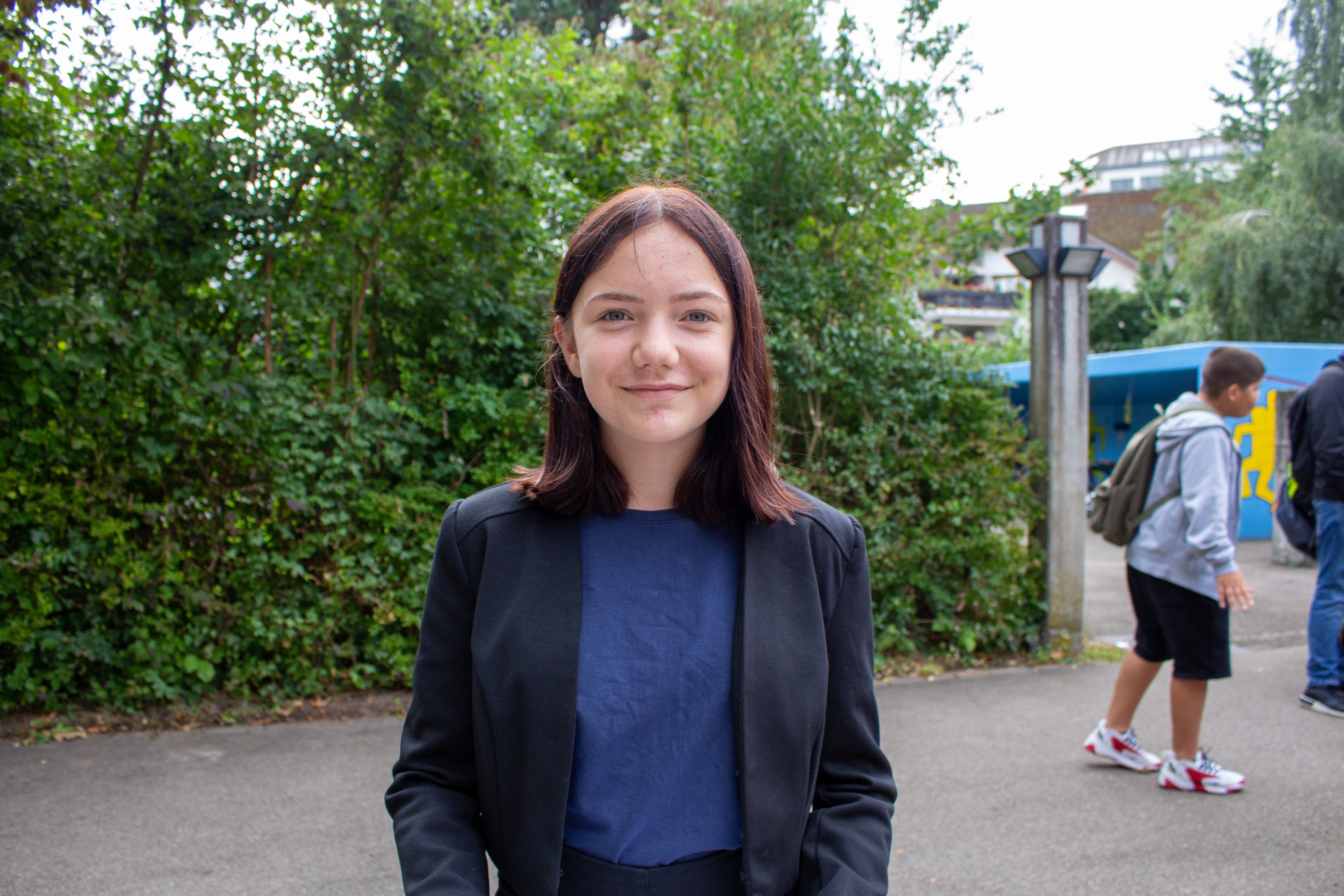 Nadine Angst (14) schwankt noch zwischen dem Detailhandel oder der Ausbildung als Fachfrau Betreuung: «Ich hatte bereits das Gespräch als Fachfrau Betreuung, das ist gut gelaufen. Es ist mein erstes Bewerbungsgespräch, aber ich war schon öfters schnuppern. Ich werde nun noch eine Woche in beiden Berufen schnuppern gehen und schauen, bei welchem Beruf ich am meisten Freude habe. Dann werde ich mich entscheiden.»