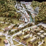 Hauptsächlich umstritten: Der Viadukt über Bahngleis, Dünnern und Industriegebiet in der Klus Balsthal im Modell. (zvg)