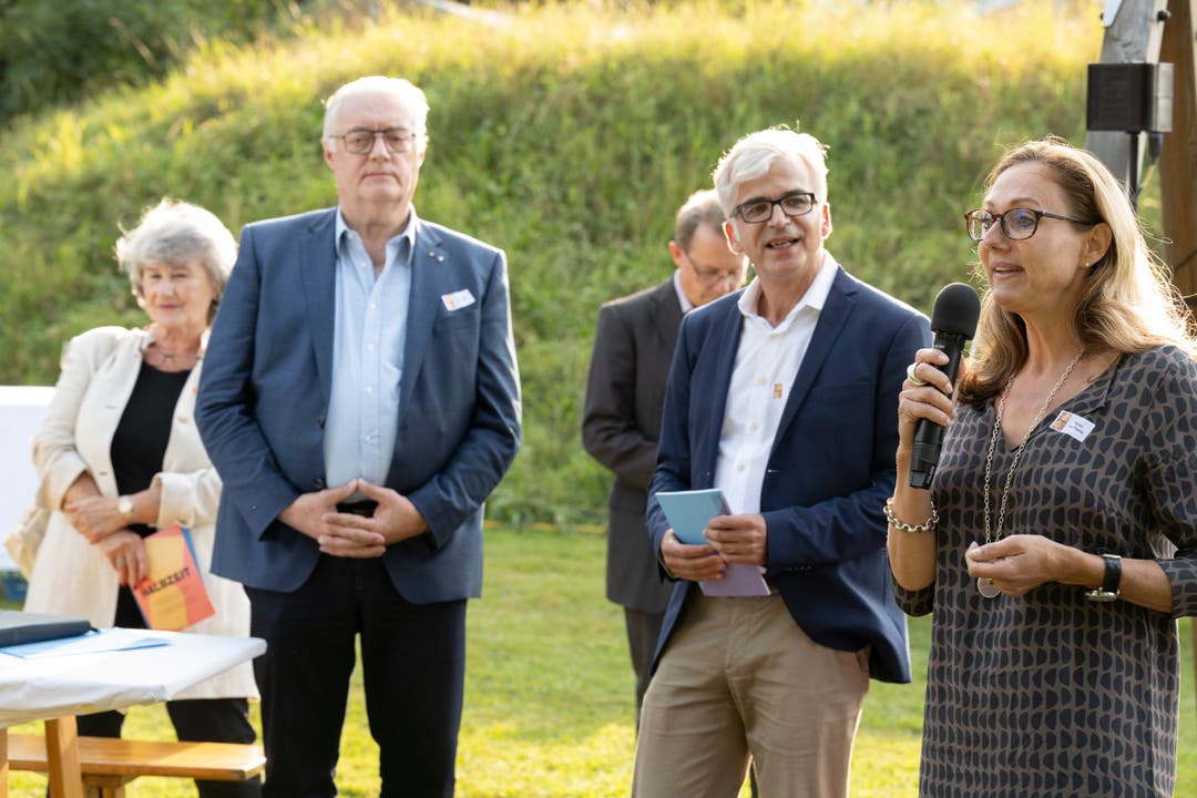 Rahel von Planta (FDP), die Gemeindepräsidentin von Oetwil, sprach als frisch gewählte Vizepräsidentin der Regionale 2025 zu den anwesenden Gästen.