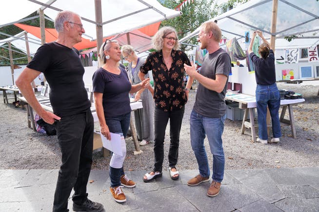 Dieses Quartett hat den Kunstmarkt wieder neu belebt (von links) : Luzi Caviezel, Bigi Geiser, Regula Wyrsch und Reto Geiser. 