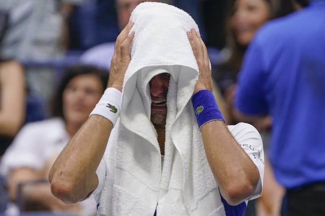 Djokovic vergiesst während der Partie Tränen der Rührung.