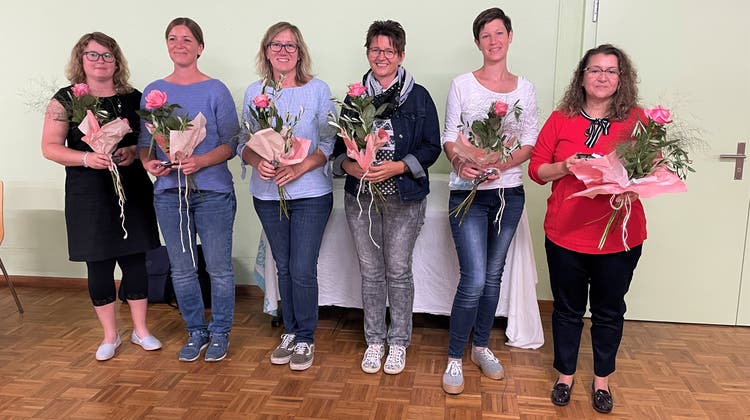 Glückliche Gesichter (von links): Simone Schwarz, Ingrid Mathys, Sandra Rohrer, Dora Amsler, Andrea Pfister und Feli Monardo. (zvg/Vreni Weber)