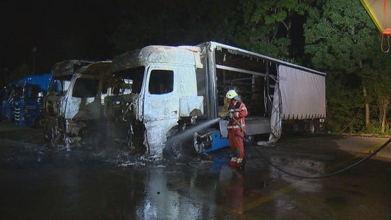 Dietikon Sattelmotorfahrzeuge Fangen Im Industieegebiet Feuer