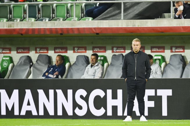 Konzentriert und nachdenklich: Der frühere Bayern-Coach Hansi Flick bei seinem Début als deutscher Bundestrainer in St.Gallen.