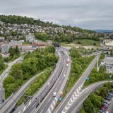 Die Autobahn A2 in Kriens. (Bild: Pius Amrein  (10. Mai 2021))