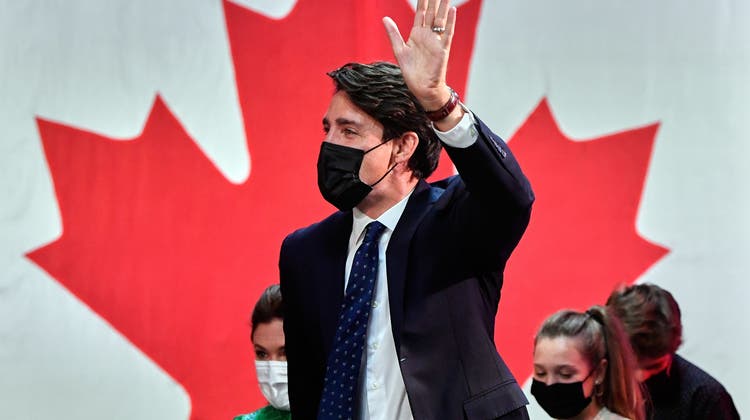 Die liberale Partei von Ministerpräsident Justin Trudeau hat nach ersten Ergebnissen die vorgezogene Parlamentswahl in Kanada gewonnen. (Eric Bolte / EPA)