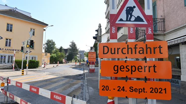Baustelle Wilerweg ab Jakobsbrunnen Olten: Die Durchfahrt bleibt noch bis kommenden Freitagabend gesperrt. (Bruno Kissling)