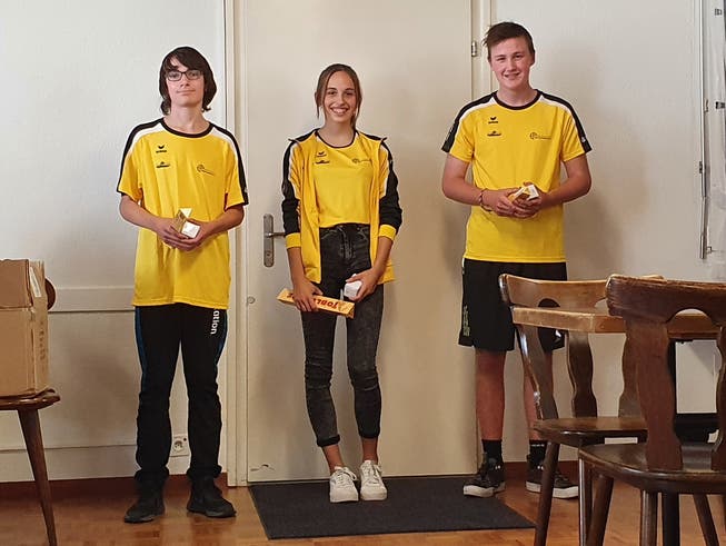 Sie qualifizierten sich mit ihren Leistungen in Buochs für den Schweizerischen Jugendfinal; von links: Nick Püntener, Jennifer Bissig und Fynn Schnellmann.
