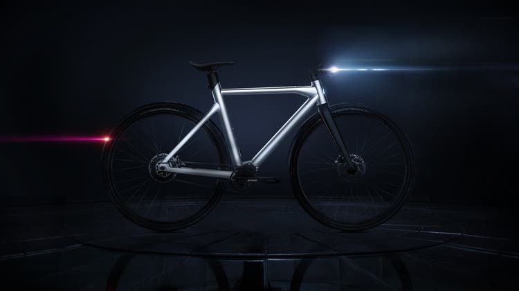 Seit dem 1. April 2022 brauchen E-Bikes nicht nur in der Nacht und bei schlechter Sicht Licht, sondern auch tagsüber. (Zvg)