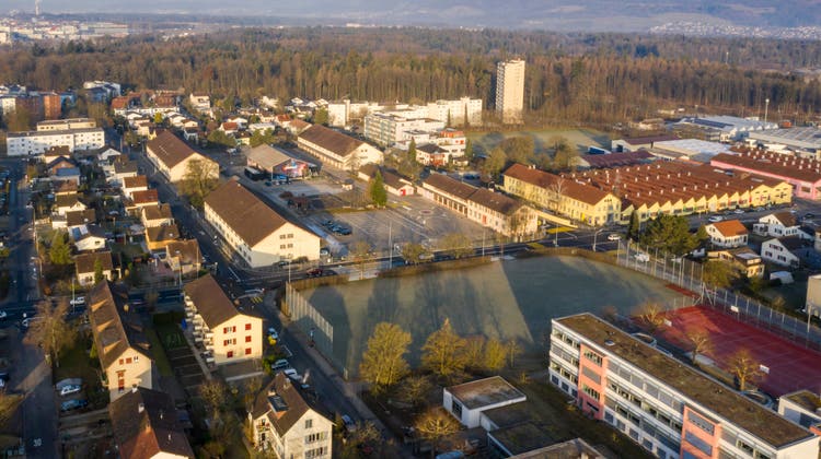 Auf diesem Areal soll die neue Kantonsschule Lenzburg gebaut werden, wenn es nach dem Stadtrat geht. (Michael Küng)