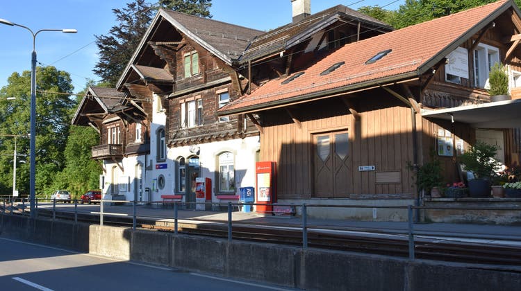 Der Trogner Bahnhof soll, wenn es nach den Plänen der Appenzeller Bahnen geht, einem Neubau weichen. (Bild: Archiv)