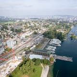 Die Baustelle beim Seeufer in Zürich Wollishofen war Stein des Anstosses für die nun abgelehnte Besonnungsinitiative. (Valentin Hehli)