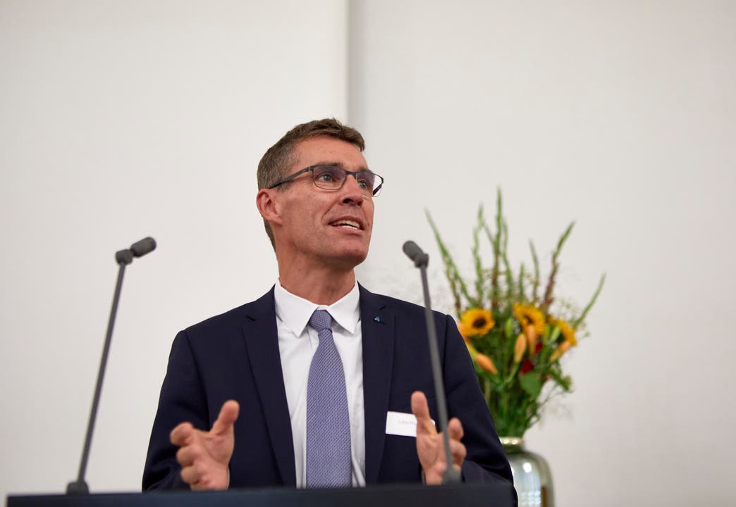Lukas Pfisterer, Grossrat und Präsident der FDP Aargau, spricht an der Jubiläumsfeier zum 250. Geburtstag von Heinrich Zschokke.