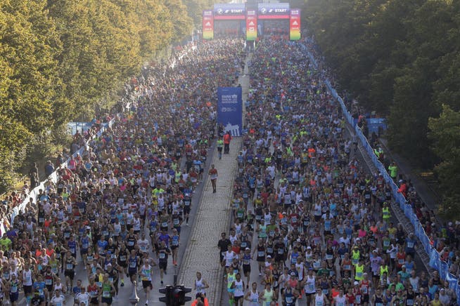 Fast 25'000 Läufer aus 139 Ländern nahmen dieses Wochenende am Berlin Marathon teil. Martina Strähl erreicht dabei die EM-Limite.