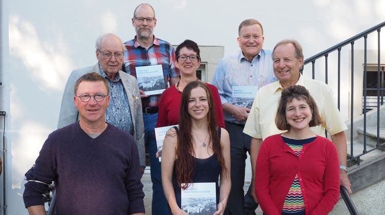 Am neuen Band «Vom Jura zum Schwarzwald» haben wieder einige Autoren mitgeschrieben, zur Freude von Linus Hüsser (oben links). (hcw  (Möhlin,24. September 2021))