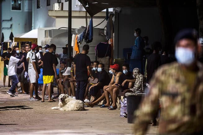 Migrantinnen und Migranten in Lampedusa. (Symbolbild)