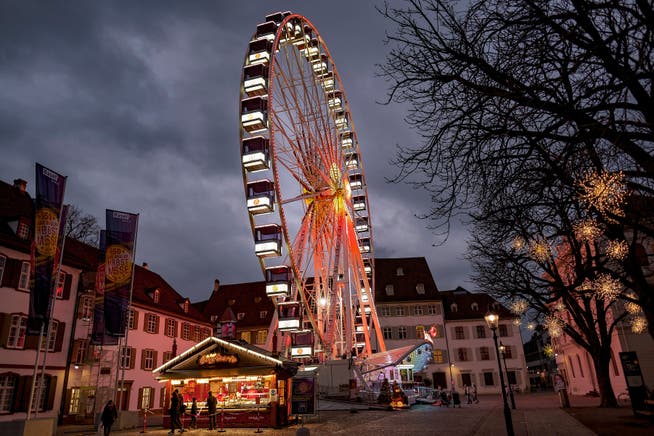 Es sollte ein kleiner Trost sein: Da die eigentliche Herbstmesse 2020 abgesagt werden musste, stellte der Kanton einige Wochen lang ein Riesenrad auf den Münsterplatz.