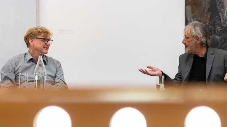 Konrad Tobler und Christoph Vögele sprechen im Kunstmuseum Solothurn. (Tom Ulrich)
