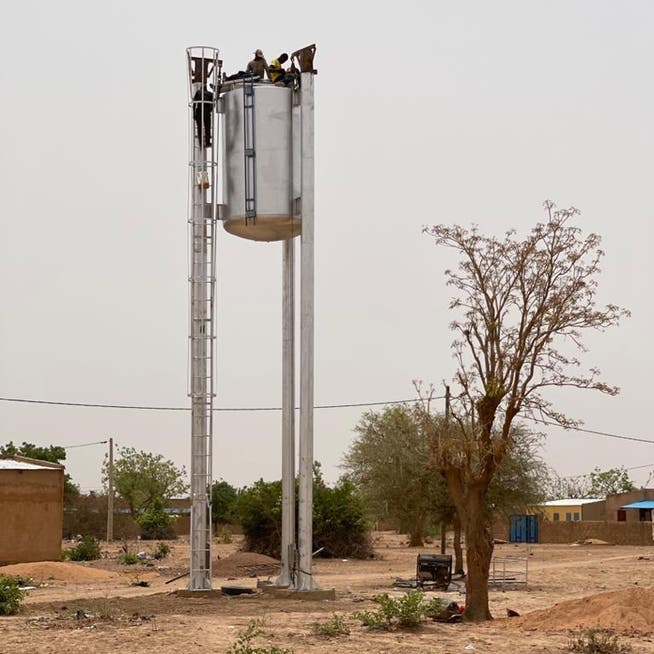Die Wasserversorgungsgenossenschaft Muri spendet 10'000 Franken für einen Wasserturm als Teil eines Schulbauprojektes in Burkina Faso.
